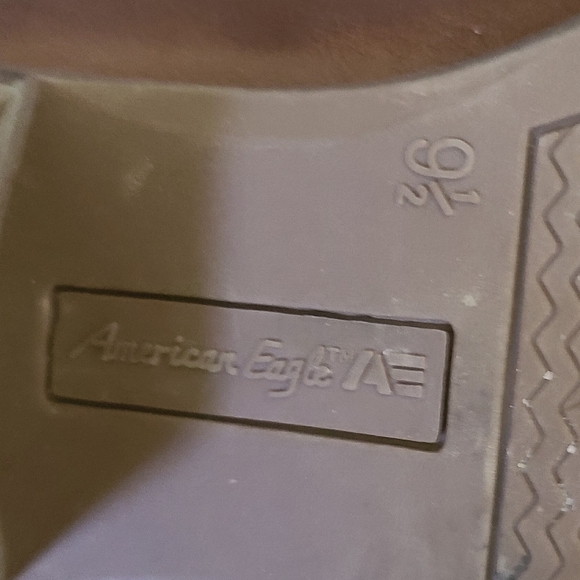 Brown leather ankle Boots with gold tone zipper - Picture 6 of 7